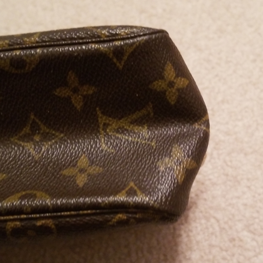 LV Toiletry Bag - Picture 4 of 8